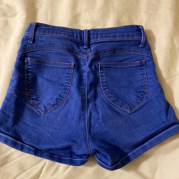 Denim shorts - Picture 2 of 3